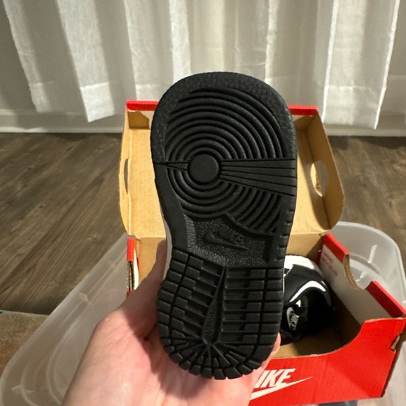 Sold out - Picture 5 of 7